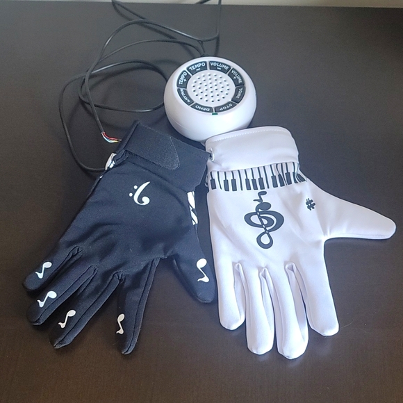 Electronic Piano Gloves - Picture 2 of 2